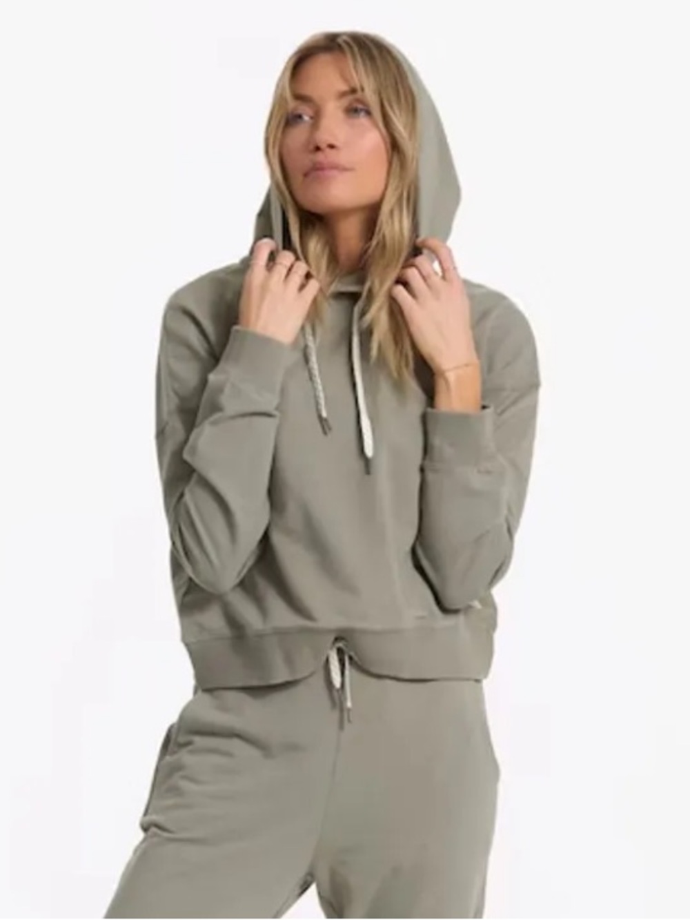 Vuori Laguna Hoodie Women’s Medium Sage Green Relaxed Pullover VW271